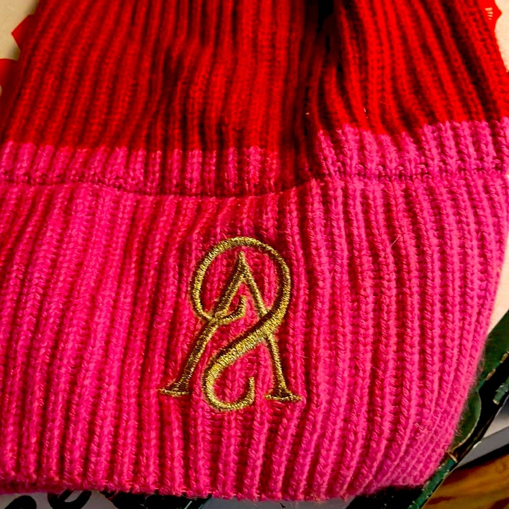 Victoria secret beanie never worn